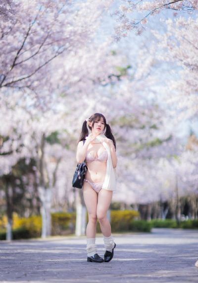 欧美艳星eiine作品_720免费观看